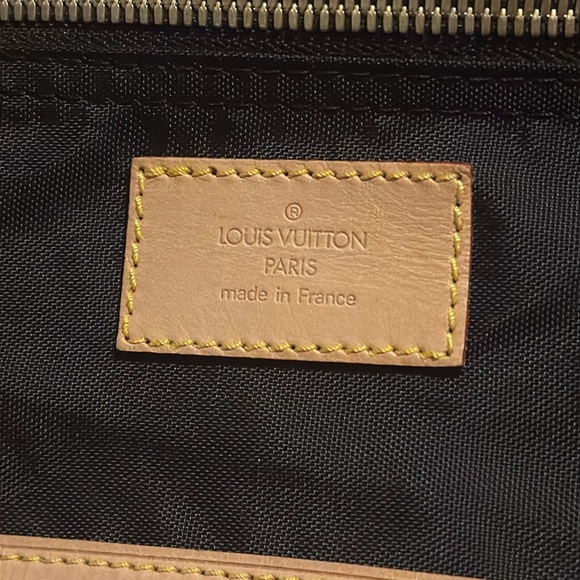 Louis v suit bag - Picture 3 of 5